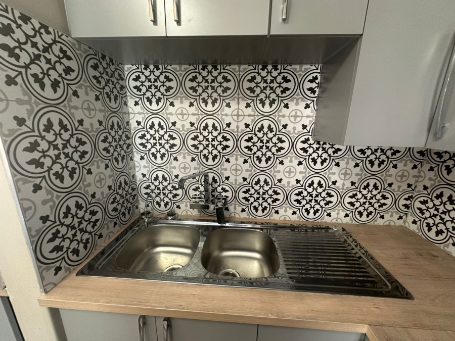 To Let 3 Bedroom Property for Rent in Pentagon Park Free State